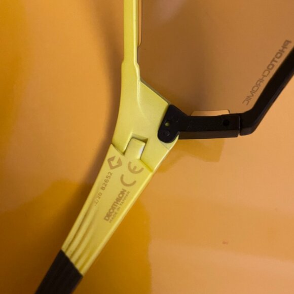 Decathlon Rockrider X‑Race Cat. 3 Cycling Sunglasses with Hard Case – Lightly Us - Picture 4 of 5